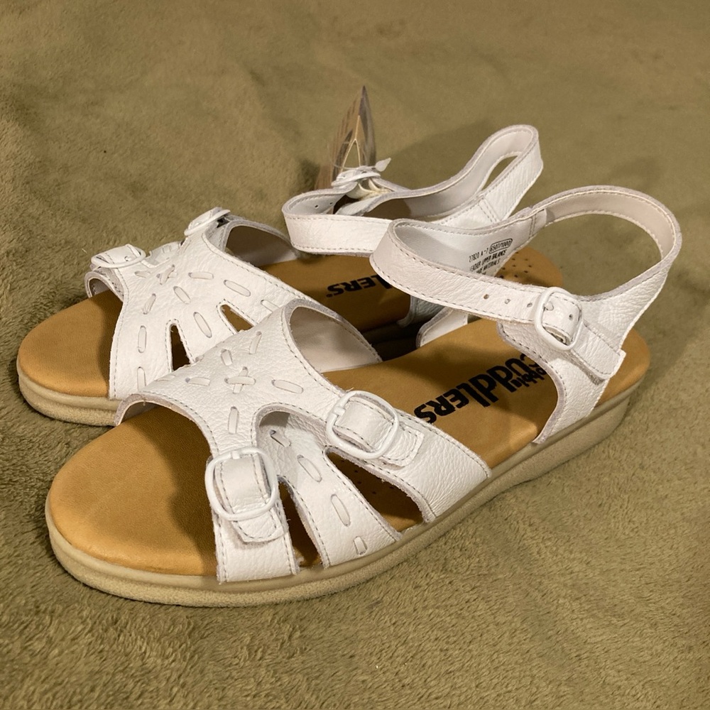 NIB Vintage Cobbie Cuddlers Leather Sandal Size 7.5W
